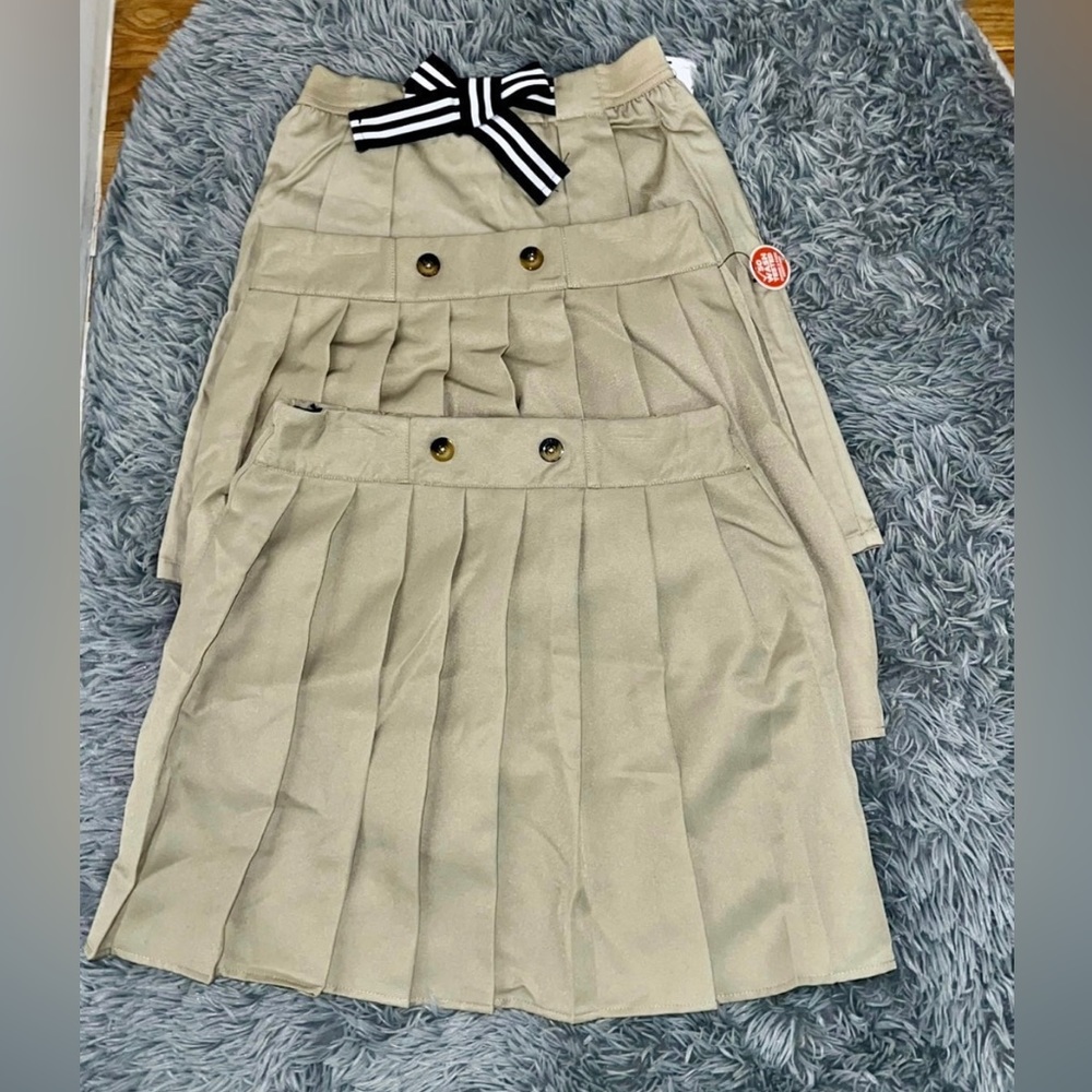 French Toast pleated khaki skirt bundle - Size 14